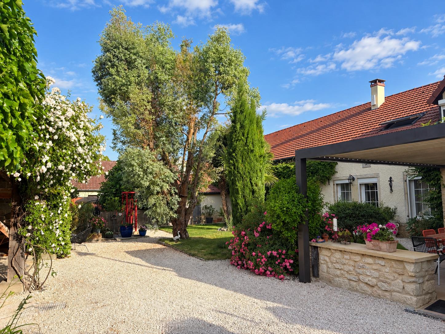 Maison à vendre à Couternon, 217 m², 7 pièces – photo 2 sur 11
