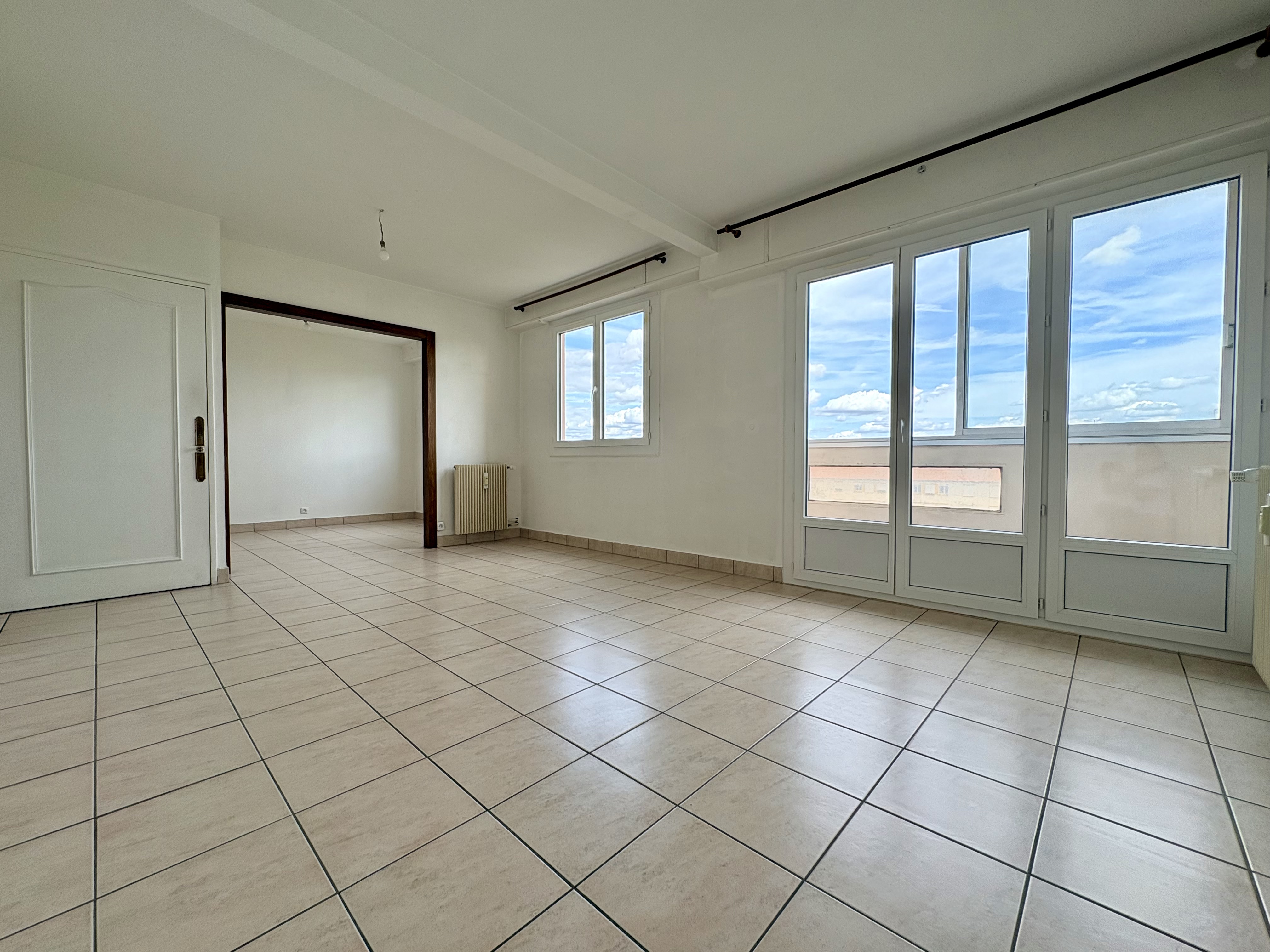 Appartement à vendre à Dijon, 76,7 m², 4 pièces – photo 2 sur 8