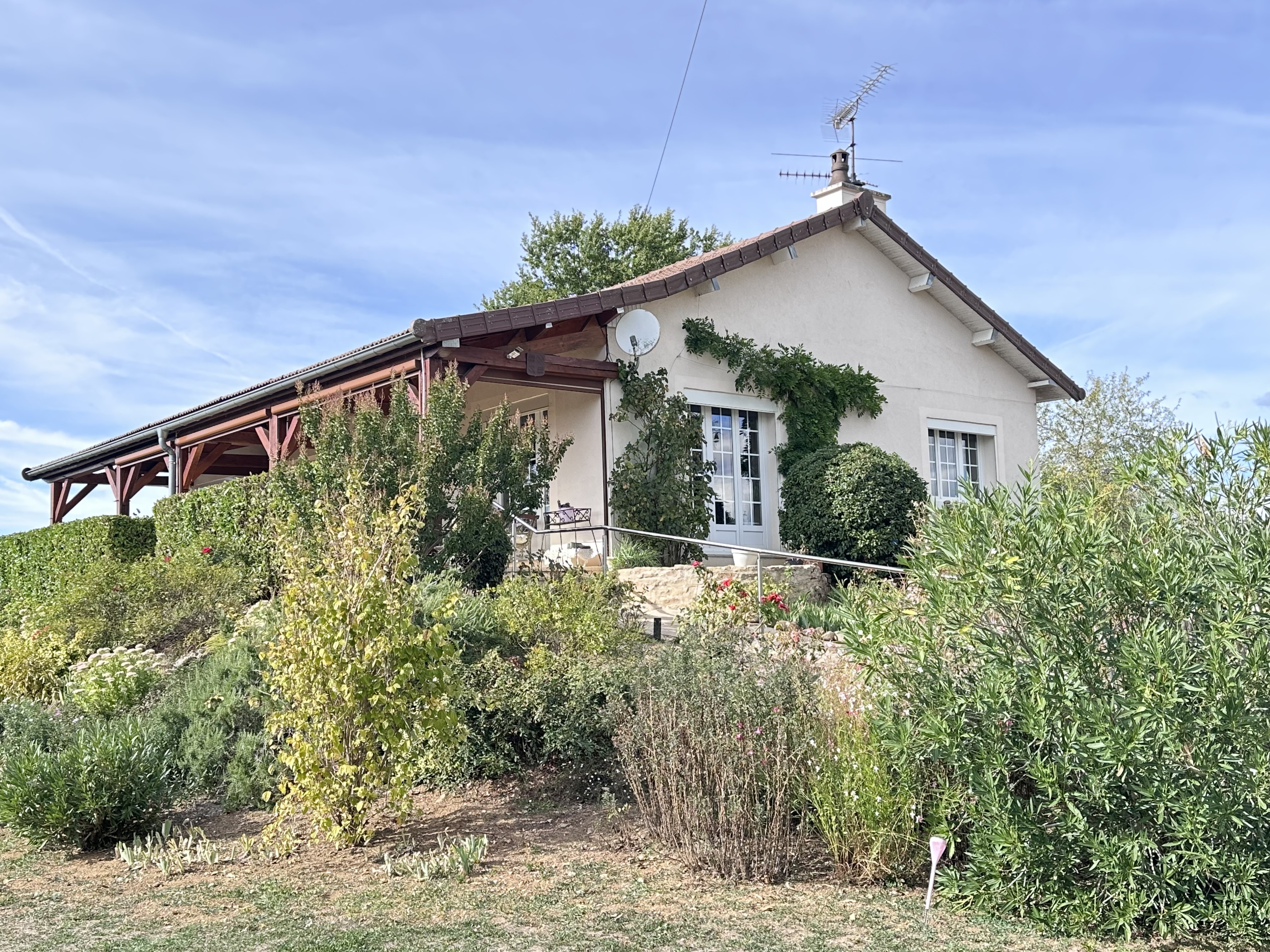 Maison à vendre à Corgoloin, 145,54 m², 6 pièces – photo 1 sur 12